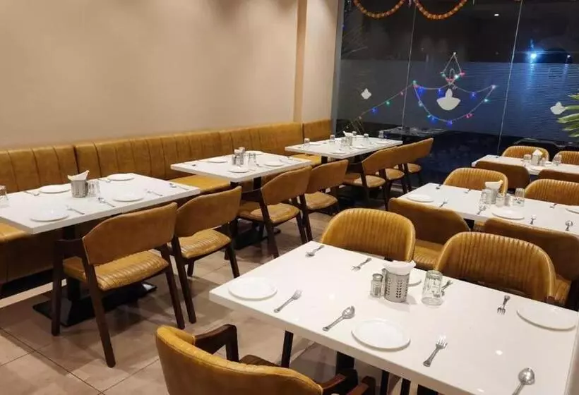 Hôtel Utsav Square