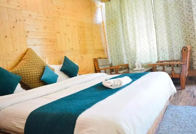 ホテル Neelgiri   Manali Diaries
