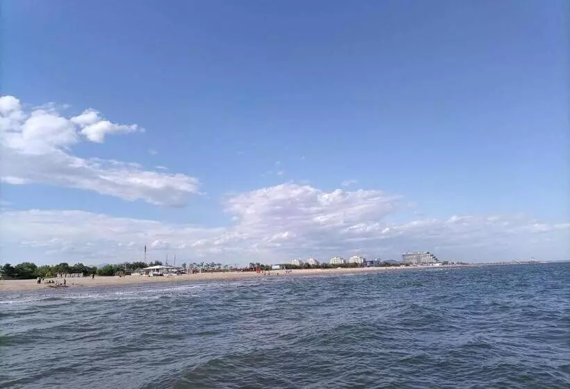 Kyriad Marvelous Hotel Qinhuangdao Nandaihe