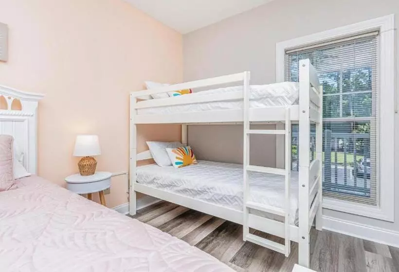 The Salty Fairway, Golf Course Condo With Resort Style Pool, 5 Miles From Beach, Fully Updated