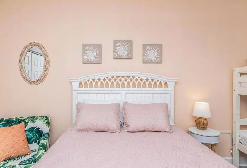 The Salty Fairway, Golf Course Condo With Resort Style Pool, 5 Miles From Beach, Fully Updated