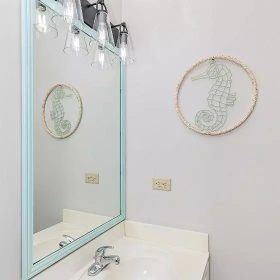 The Salty Fairway, Golf Course Condo With Resort Style Pool, 5 Miles From Beach, Fully Updated