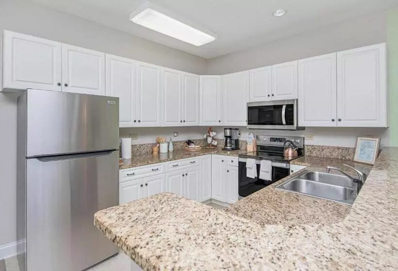 The Salty Fairway, Golf Course Condo With Resort Style Pool, 5 Miles From Beach, Fully Updated
