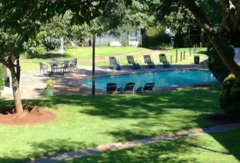 פונדק Himeville Arms