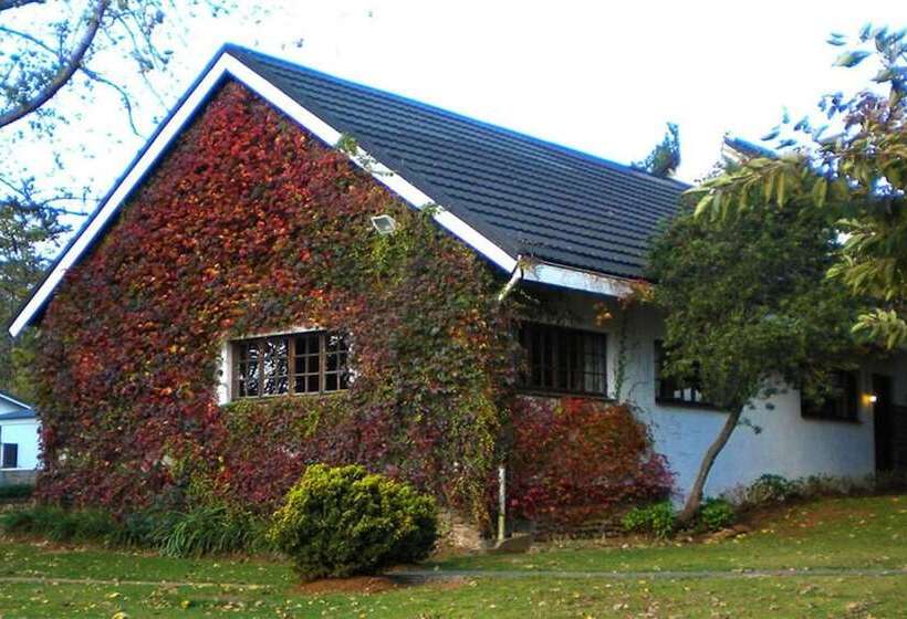 פונדק Himeville Arms