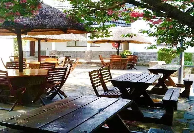 簡易ホテル Himeville Arms