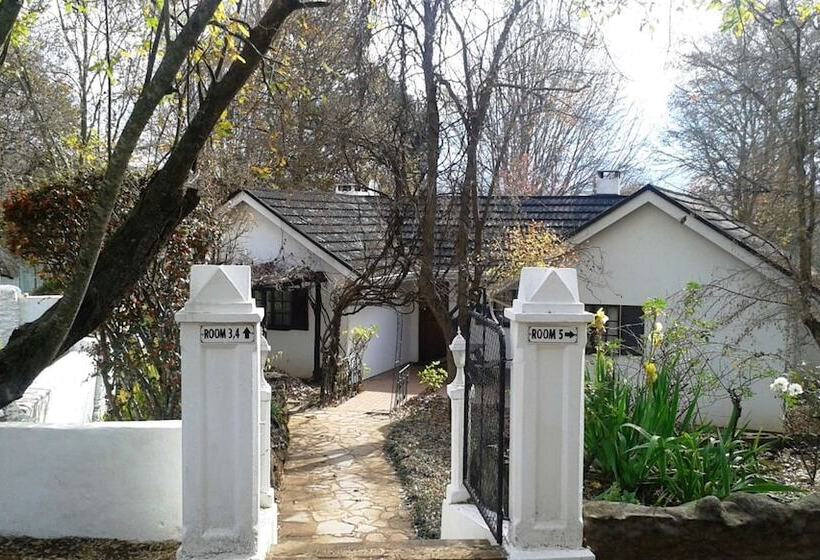 פונדק Himeville Arms