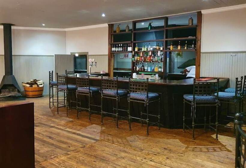 פונדק Himeville Arms