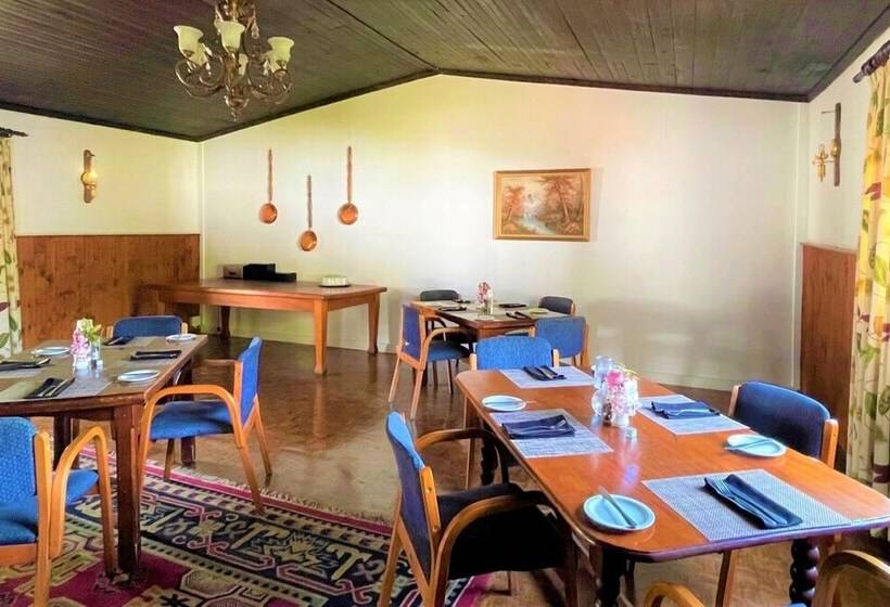 פונדק Himeville Arms