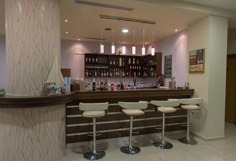 Отель Aquamarine