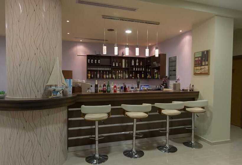 Отель Aquamarine