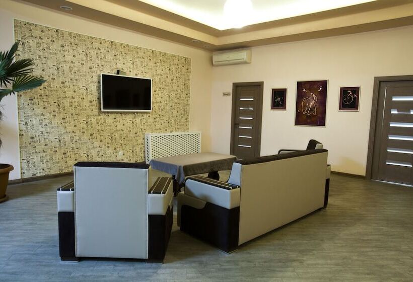 호텔 Holiday Hostel