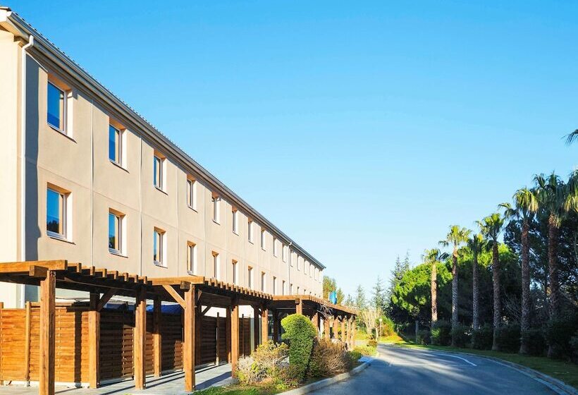 Отель Ibis Budget Saint Cyr Sur Mer La Ciotat