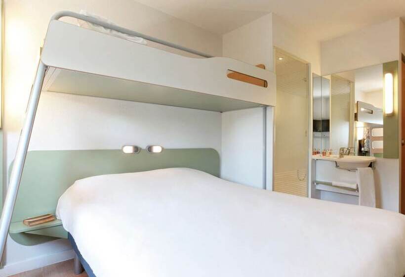 Отель Ibis Budget Saint Cyr Sur Mer La Ciotat