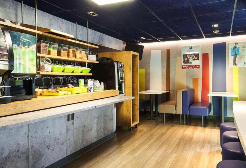 Отель Ibis Budget Saint Cyr Sur Mer La Ciotat