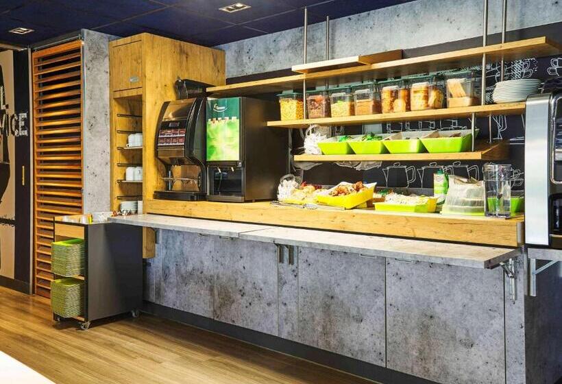 Отель Ibis Budget Saint Cyr Sur Mer La Ciotat