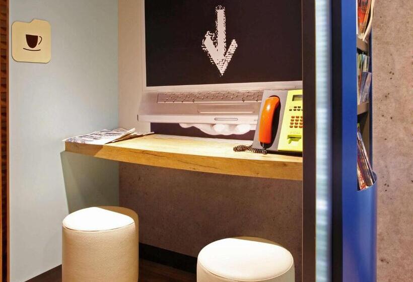 Отель Ibis Budget Saint Cyr Sur Mer La Ciotat