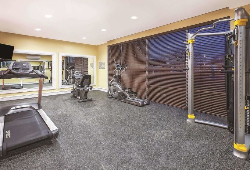 فندق La Quinta By Wyndham Niagara Falls