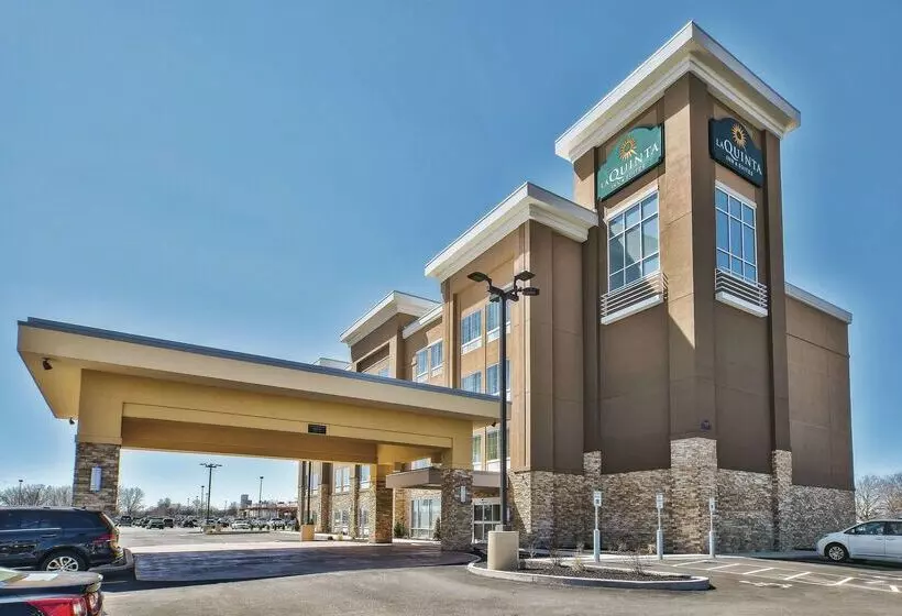 Hotelli La Quinta By Wyndham Niagara Falls
