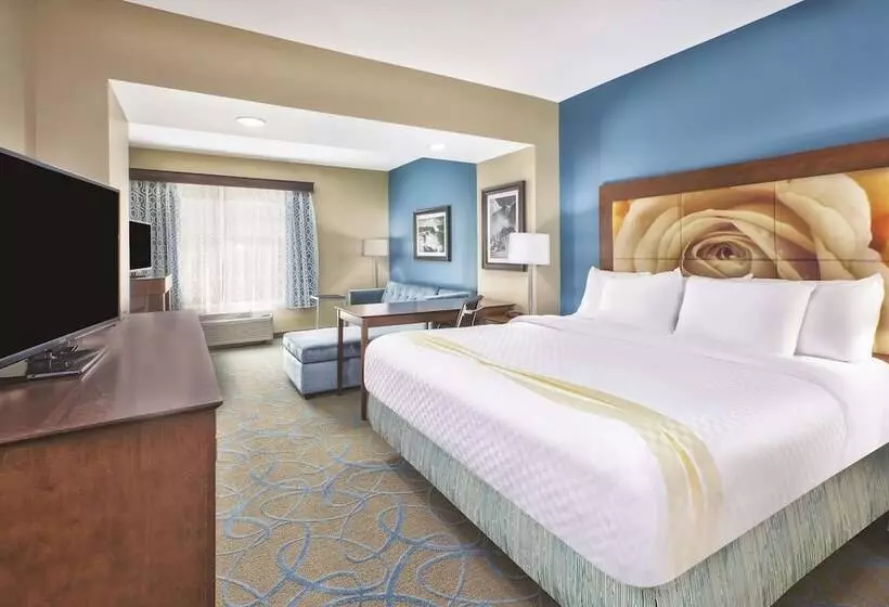 Hotelli La Quinta By Wyndham Niagara Falls