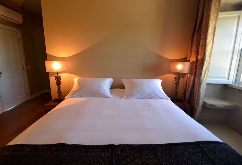 هتل Quinta Dos Carvalhos