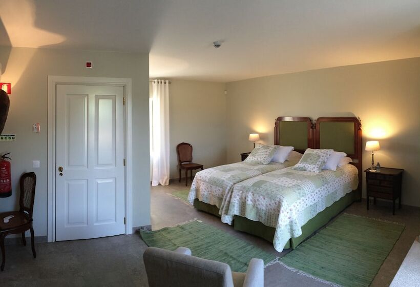 هتل Quinta Dos Carvalhos