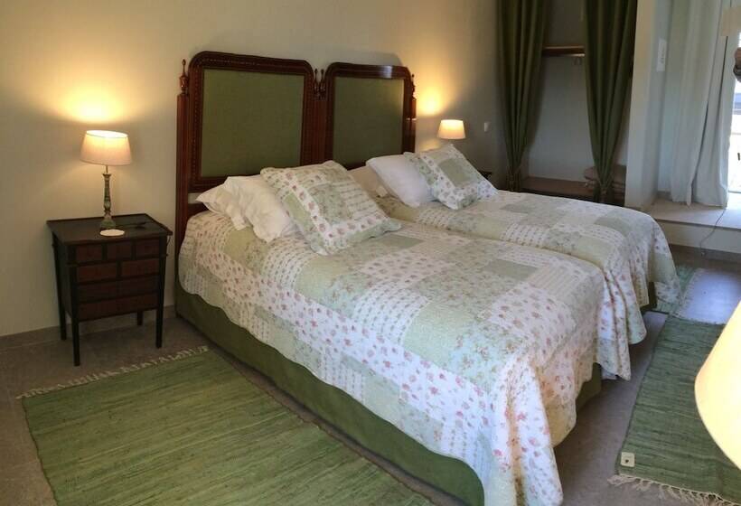 هتل Quinta Dos Carvalhos