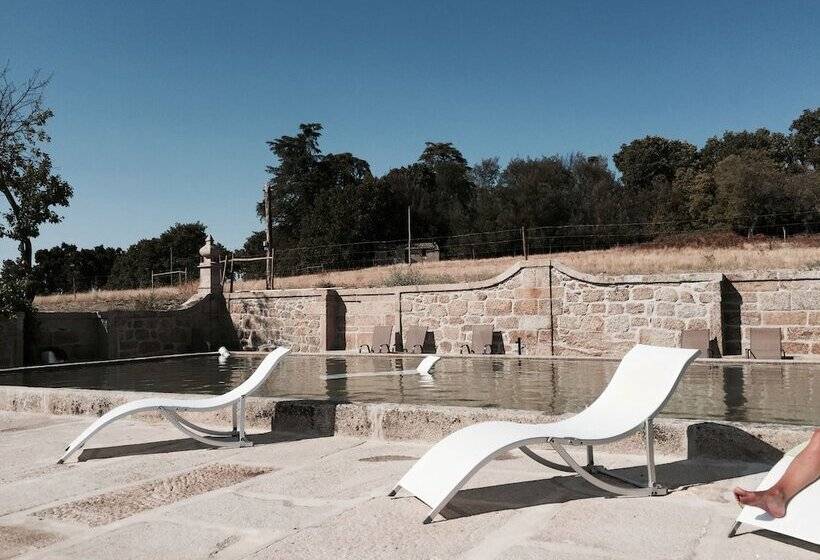 هتل Quinta Dos Carvalhos