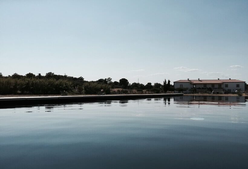 هتل Quinta Dos Carvalhos