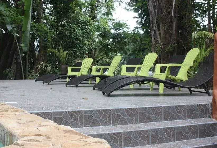 هتل Rana Roja Lodge