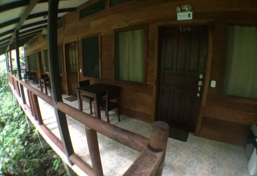 هتل Rana Roja Lodge