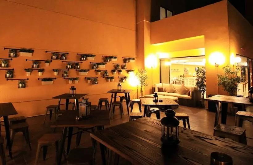 هتل Yellow Bee Tangerang