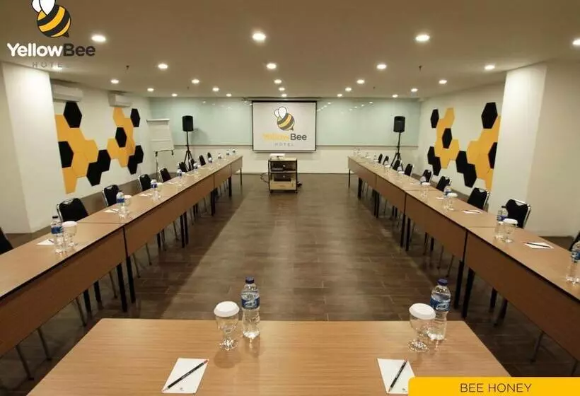 هتل Yellow Bee Tangerang