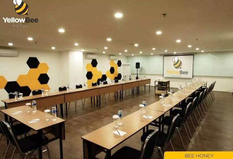 هتل Yellow Bee Tangerang