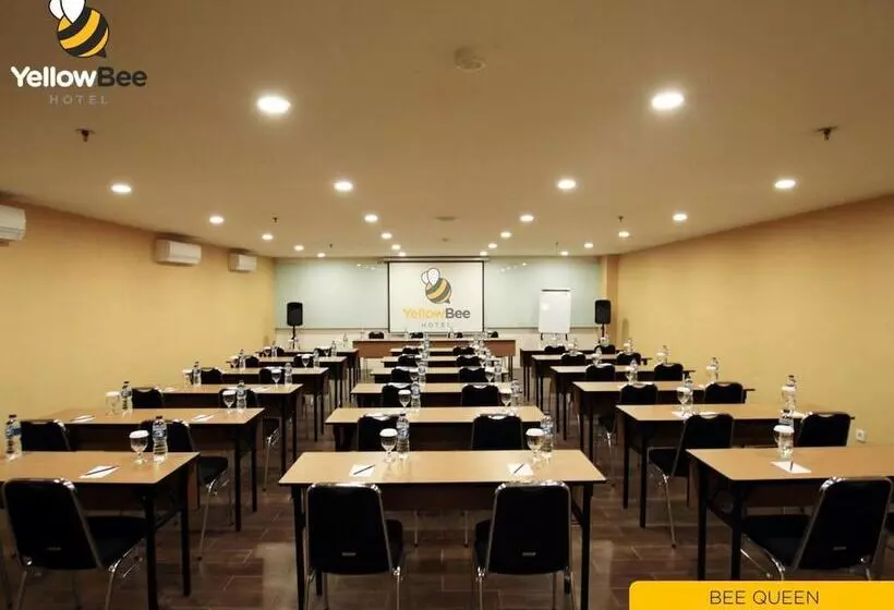 هتل Yellow Bee Tangerang