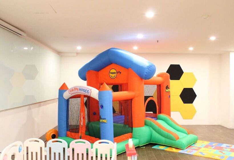 فندق Yellow Bee Tangerang