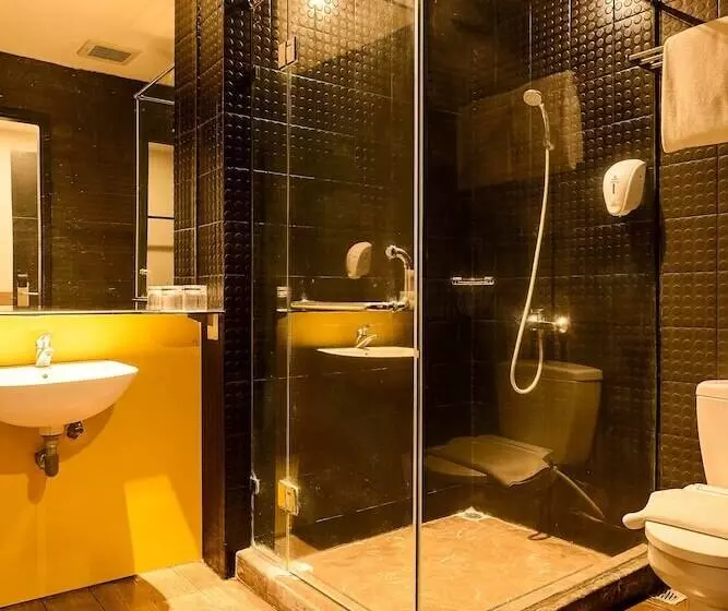 هتل Yellow Bee Tangerang