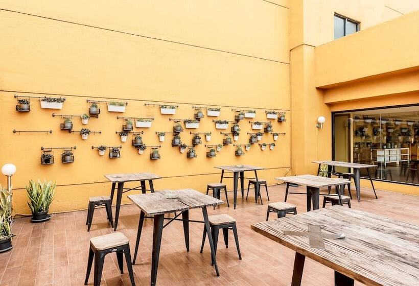 فندق Yellow Bee Tangerang