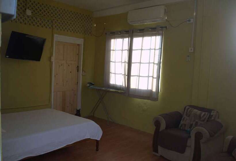 پانسیون Port Lodge