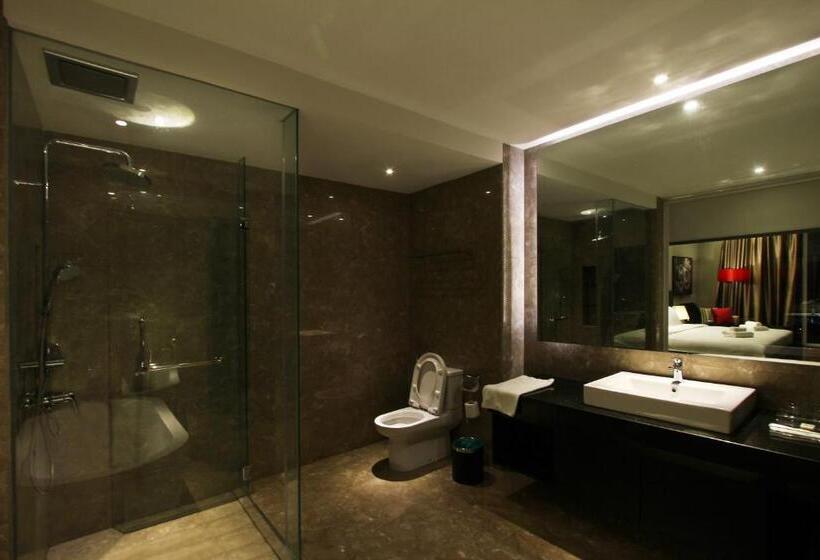 The Shore Hotel & Residences