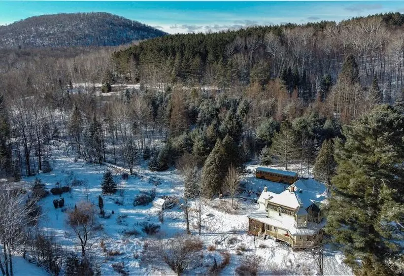 Retkeilymaja Le Salon Des Inconnus