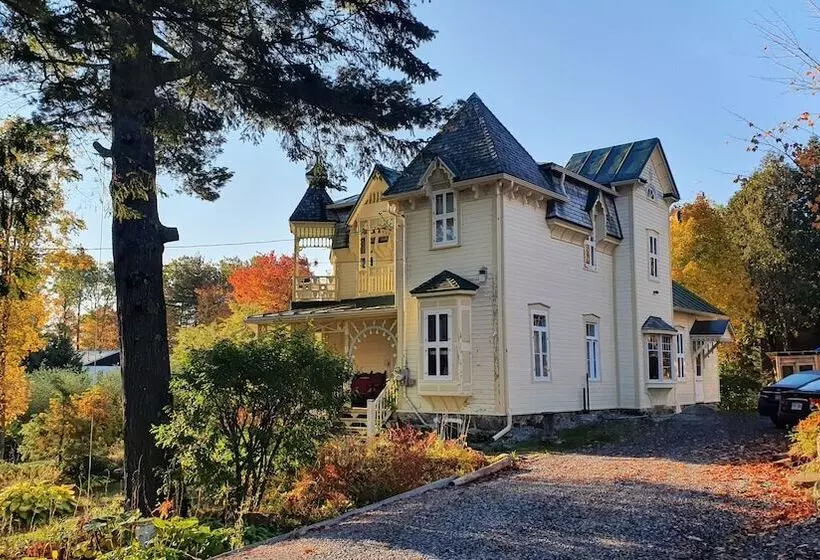 Retkeilymaja Le Salon Des Inconnus