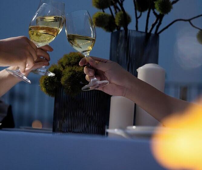 Base Beijing Wangfujing Serviced Apartment