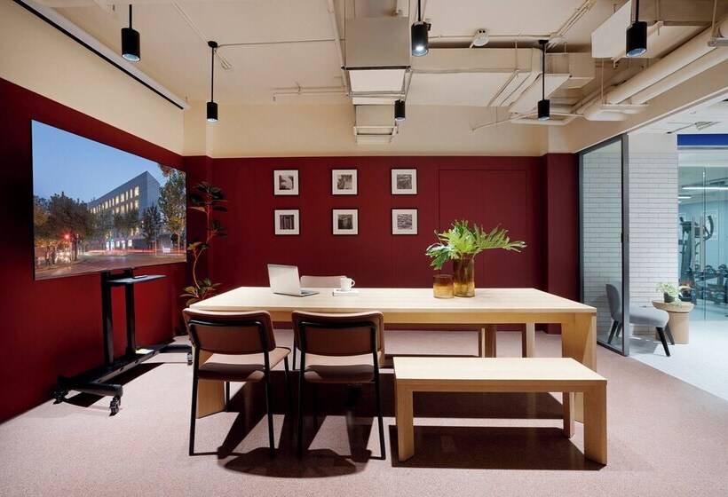 Base Beijing Wangfujing Serviced Apartment