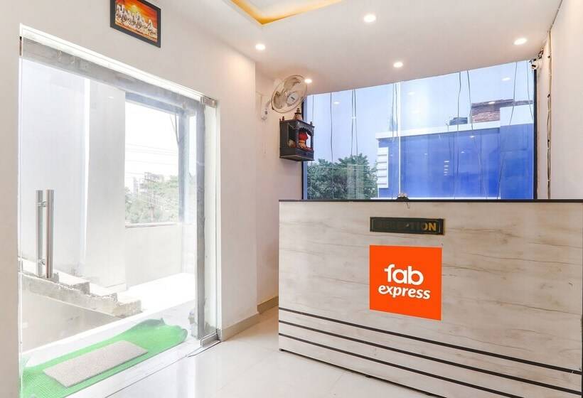 ホテル Fabexpress Elite Inn