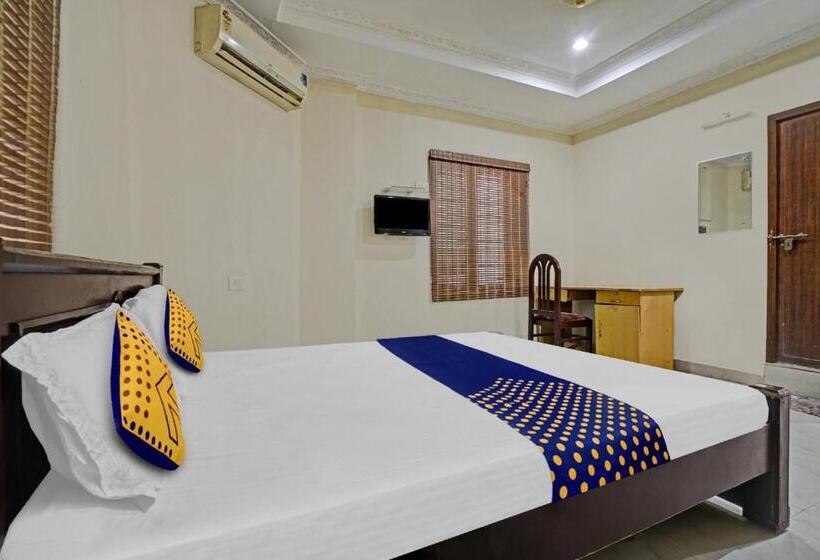 בית מלון כפרי Spot On 81226 Cherai Rest Home