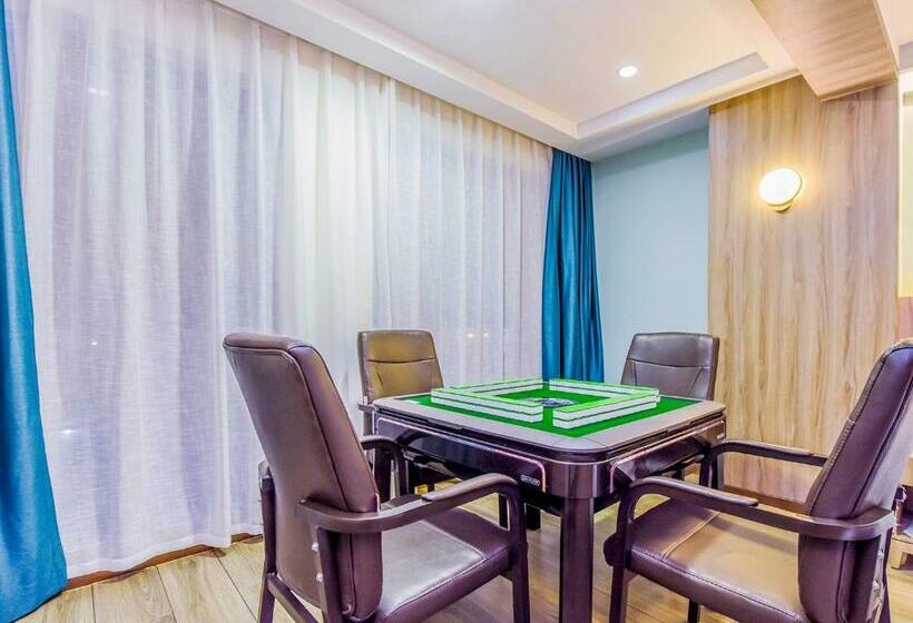 Oasis Hotel, Changsha Auto West Station Business School