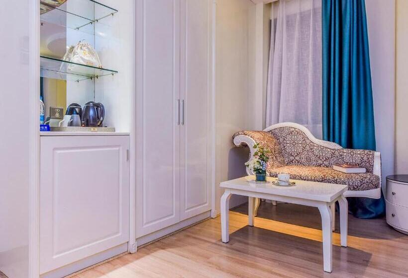 Oasis Hotel, Changsha Auto West Station Business School