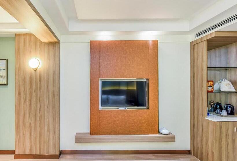 Oasis Hotel, Changsha Auto West Station Business School