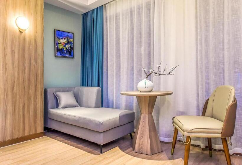 Oasis Hotel, Changsha Auto West Station Business School